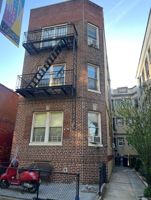 2f-43-40 42nd St, Sunnyside, NY, 11104-2895 | Card Image
