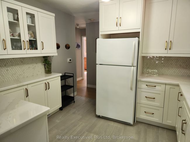 2 Zelia Crt, House other with 3 bedrooms, 2 bathrooms and 4 parking in Tiny ON | Image 7