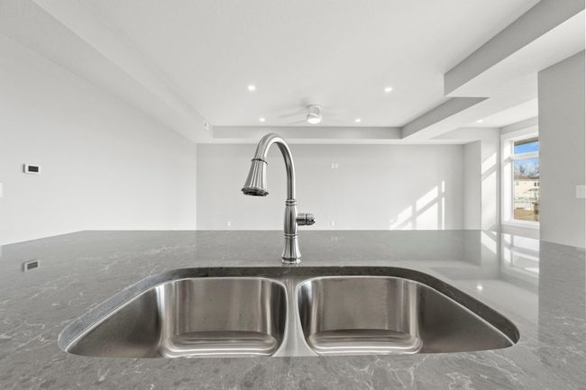 27 Lane 345 Crooked Lk, Condo with 3 bedrooms, 3 bathrooms and null parking in Angola IN | Image 6