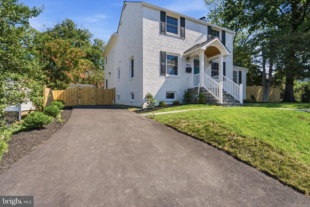 Residential in ARLINGTON 3