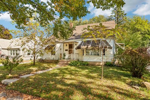 715 Elizabeth Street, OCONOMOWOC, WI, 53066 | Card Image