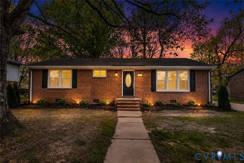 917 Williamsburg Rd, Colonial Heights, VA, 23834-2620 | Card Image