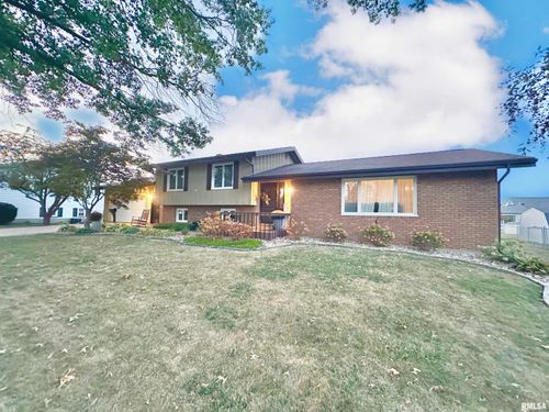 703 Walnut St, Knoxville, IL, 61448-1531 | Card Image