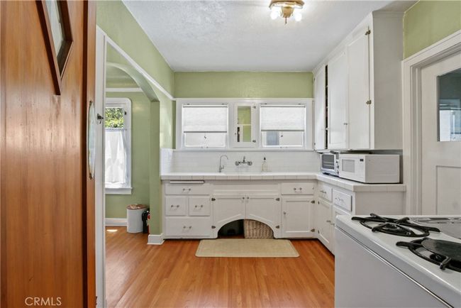 904 N Olive St, House other with 3 bedrooms, 2 bathrooms and null parking in Santa Ana CA | Image 7