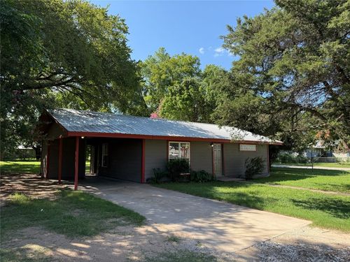 300 Eagleston St, Smithville, TX, 78957-2508 | Card Image