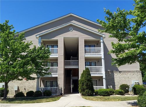 7108 Friendly Ave, Greensboro, NC, 27410-6398 | Card Image