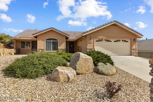 1679 Granite Springs Dr, Prescott, AZ, 86305-1105 | Card Image