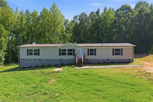 160 Centennial Dr, Yanceyville, NC, 27379-8196 | Card Image