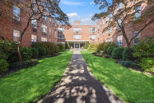 apt-1t-125 Main St, Port Washington, NY, 11050-2844 | Card Image