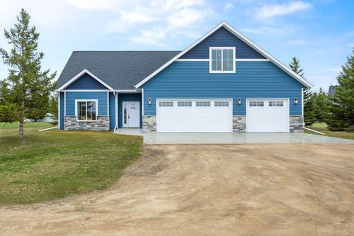 209 Woodcrest Dr, Breckenridge, MN, 56520 | Card Image