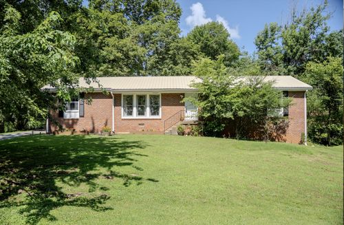 221 Downer Dr, Clarksville, TN, 37042-6252 | Card Image