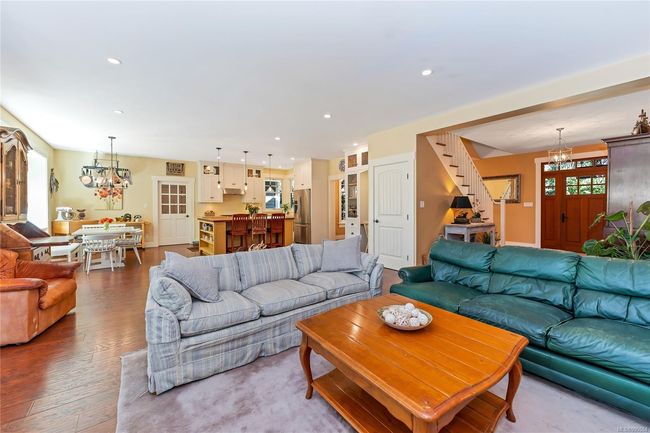 6140 Lakes Rd, House other with 5 bedrooms, 5 bathrooms and 4 parking in Duncan BC | Image 14