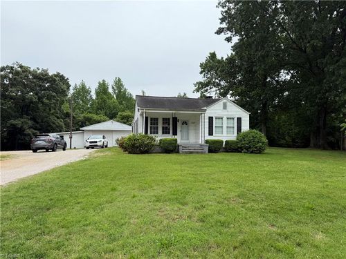 1362 Richardson Dr, Reidsville, NC, 27320-5528 | Card Image