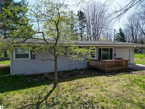 403 Greenfield Dr, Mt Pleasant, MI, 48858-2989 | Card Image