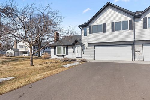3637 Gershwin Ln N, Oakdale, MN, 55128-2931 | Card Image