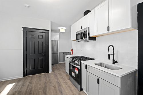 1f-160 Garfield Ave, Jersey City, NJ, 07305-2407 | Card Image