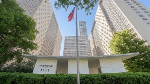 2103a-3950 N Lake Shore Dr, Chicago, IL, 60613-5112 | Card Image