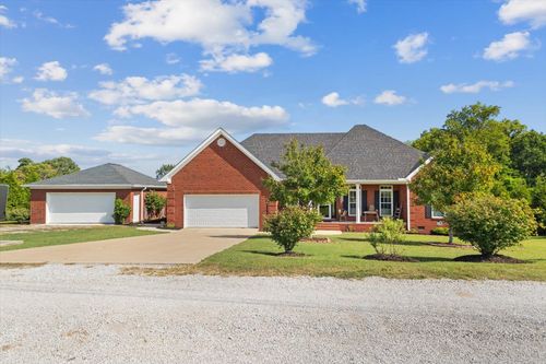 605 Compton Ln, Columbia, TN, 38401-6864 | Card Image