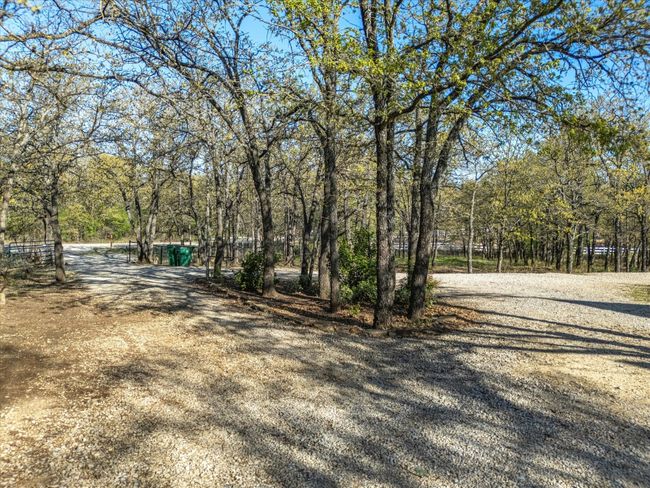 Circle driveway with gated entrance | Image 27
