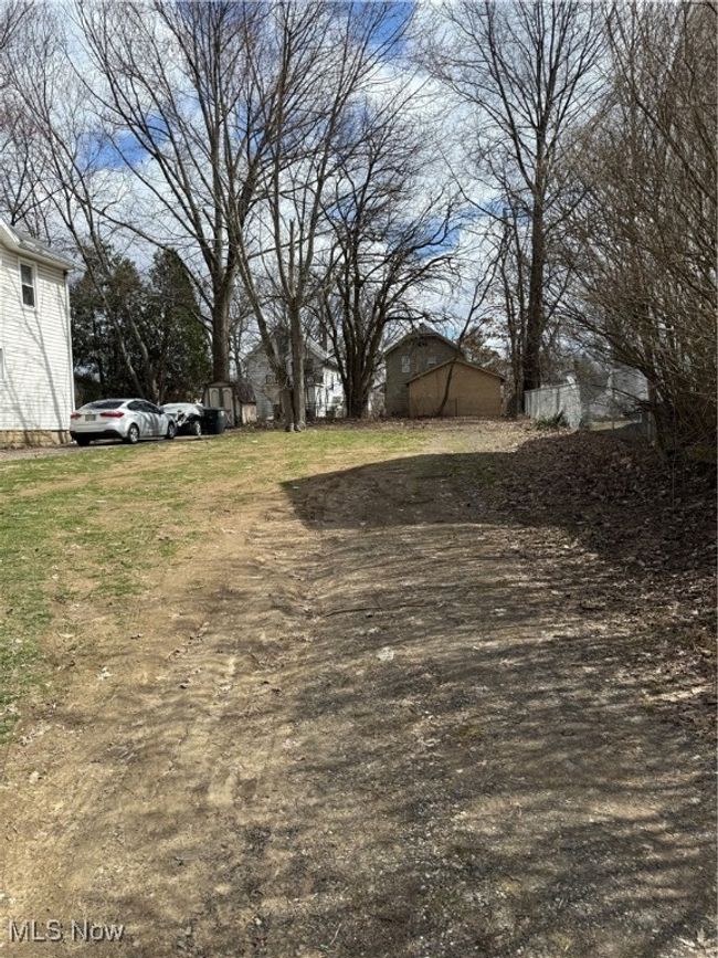 Side Yard | Image 36