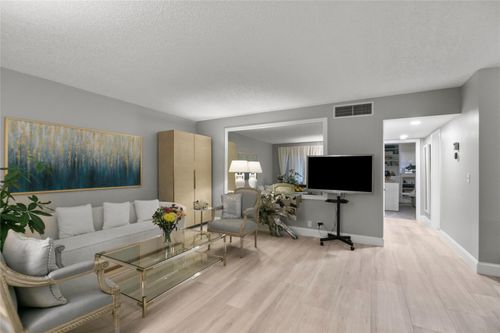 apt-107-2141 Ne 68th St, Fort Lauderdale, FL, 33308-1115 | Card Image