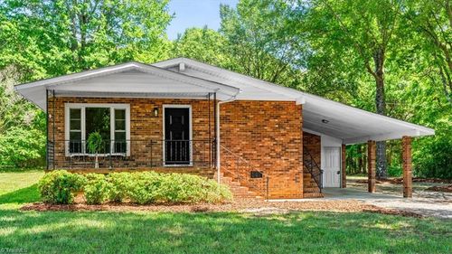 471 Huffines Mill Rd, Reidsville, NC, 27320-7446 | Card Image