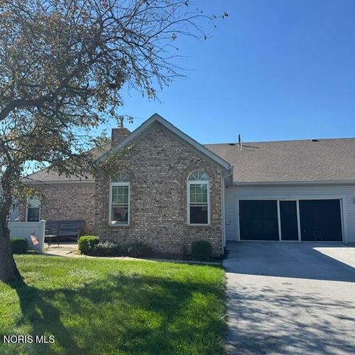 74 Stonegate Cir, Bowling Green, OH, 43402-9291 | Card Image