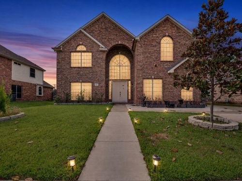 2811 Gillespie Ln, Grand Prairie, TX, 75052-0729 | Card Image