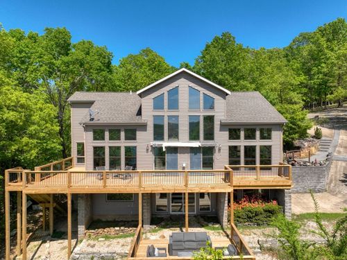 70 Panorama Shores Dr, Eureka Springs, AR, 72631-9235 | Card Image