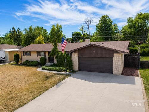 613 Sunrise Blvd N, Twin Falls, ID, 83301-4352 | Card Image