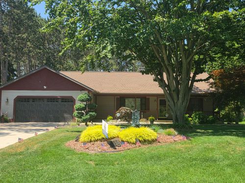 12087 Sandy Woods Dr, Grand Haven, MI, 49417-9304 | Card Image