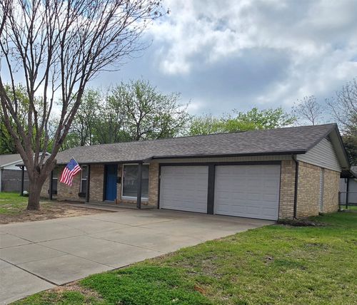 417 Lena Ln, Burleson, TX, 76028-5316 | Card Image