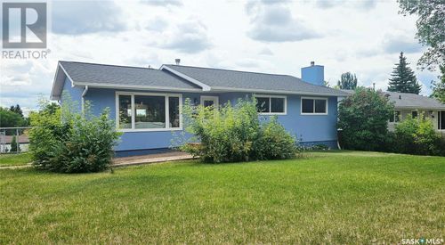 1660 Bell St E, Swift Current, SK, S9H1S7 | Card Image