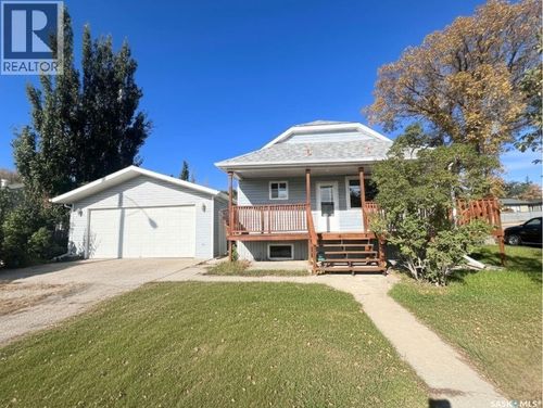 637 N Railway St E, Swift Current, SK, S9H1C9 | Card Image