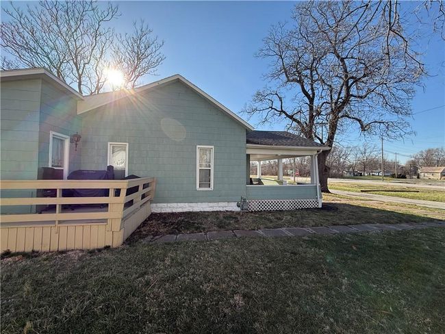 413 W 1 St St, House other with 2 bedrooms, 1 bathrooms and null parking in Cameron MO | Image 5