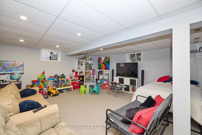 637 Carl Rd, House other with 5 bedrooms, 4 bathrooms and 20 parking in Port Robinson ON | Image 24