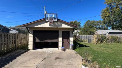 3521 3 Rd Street B, House other with 4 bedrooms, 2 bathrooms and null parking in East Moline IL | Image 2