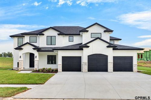 18316 Acorn Dr, Gretna, NE, 68028-7053 | Card Image