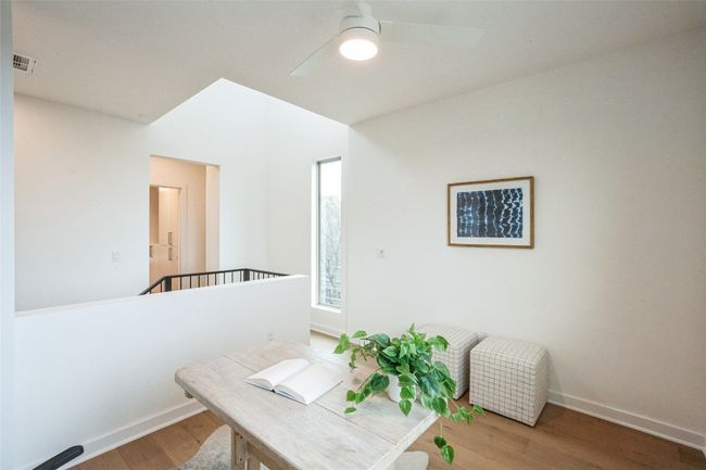 1101 - 700 Denson Dr, Condo with 3 bedrooms, 3 bathrooms and 1 parking in Austin TX | Image 16
