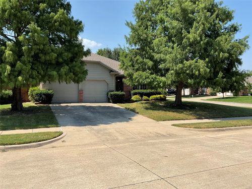 2804 Ector Dr, Grand Prairie, TX, 75052-8517 | Card Image