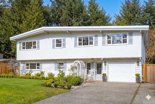 941 Ballenas Rd, Parksville, BC, V9P1T1 | Card Image