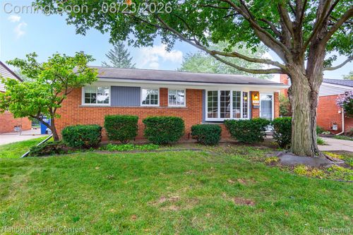 243 S Wildwood St, Westland, MI, 48186-9217 | Card Image