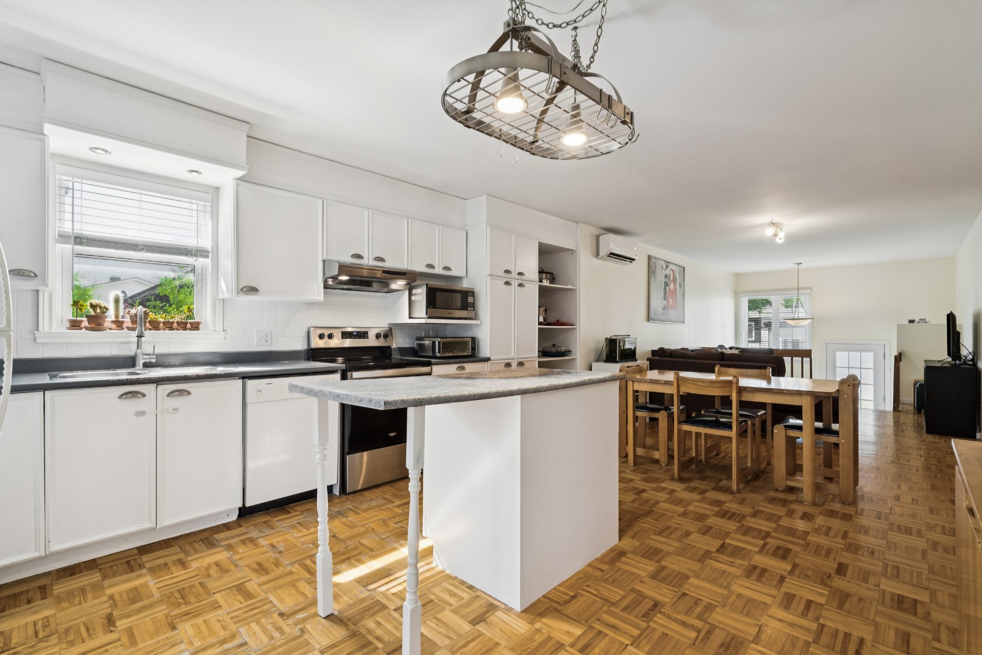 Residential in Sainte-Marie-Madeleine 4