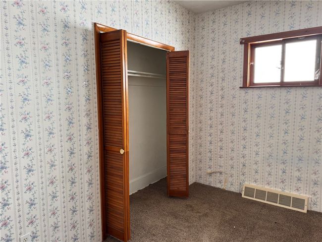 24 Grant St, House other with 3 bedrooms, 1 bathrooms and 1 parking in New Salem PA | Image 11