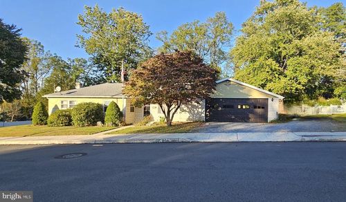 339 Delong Ave, Emmaus, PA, 18049-3509 | Card Image