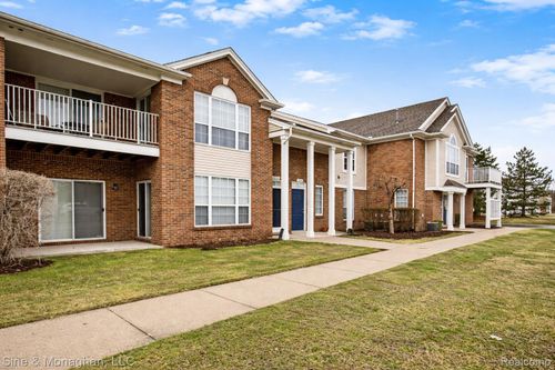 16342 Chatham Dr, Macomb, MI, 48044-4070 | Card Image