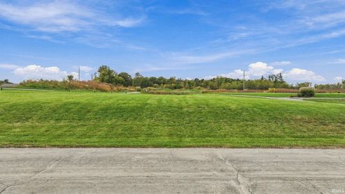 2810 Noble Hawk Dr, Kendallville, IN, 46755-3468 | Card Image