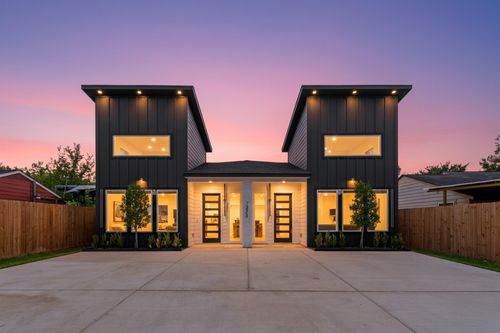 7323 Bastogne Rd, Houston, TX, 77033-3406 | Card Image