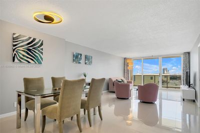 2002 - 3140 S Ocean Dr, Condo with 1 bedrooms, 1 bathrooms and null parking in Hallandale Beach FL | Image 2