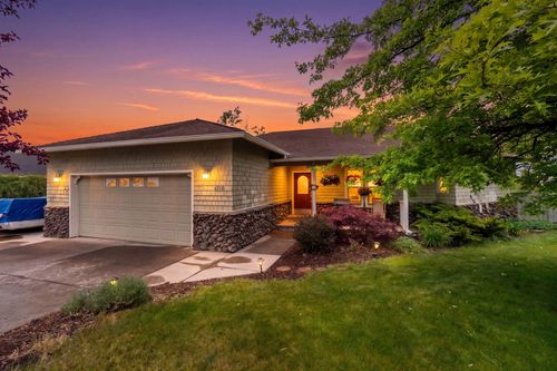 6510 Jesse Ct, Klamath Falls, OR, 97603-6986 | Card Image